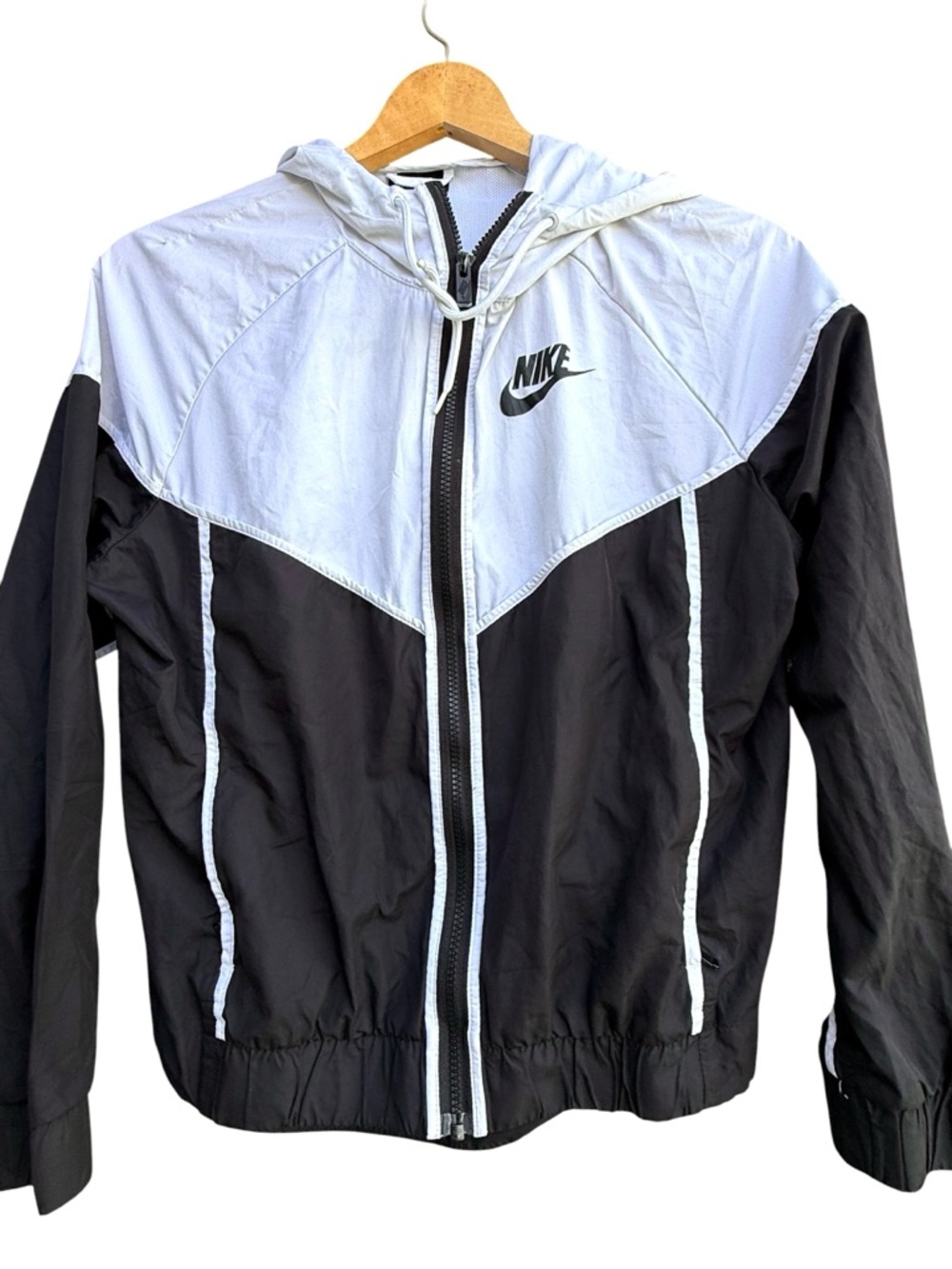 Nike Sportswear Windrunner Jacket Women’s SZ Medium Lightweight CN6910-011 - Picture 7 of 7